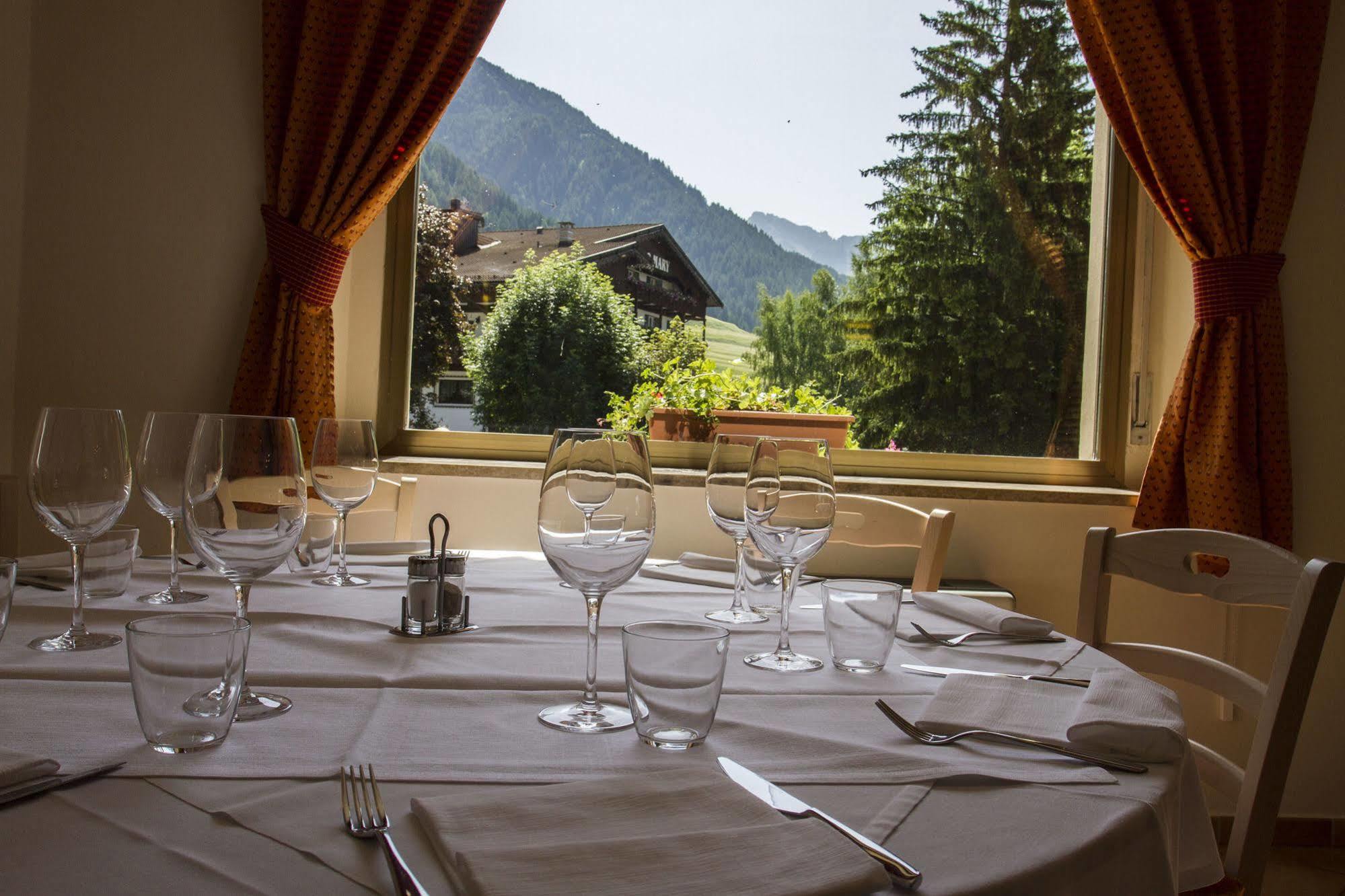 GH Hotel Piaz Pozza di Fassa Esterno foto
