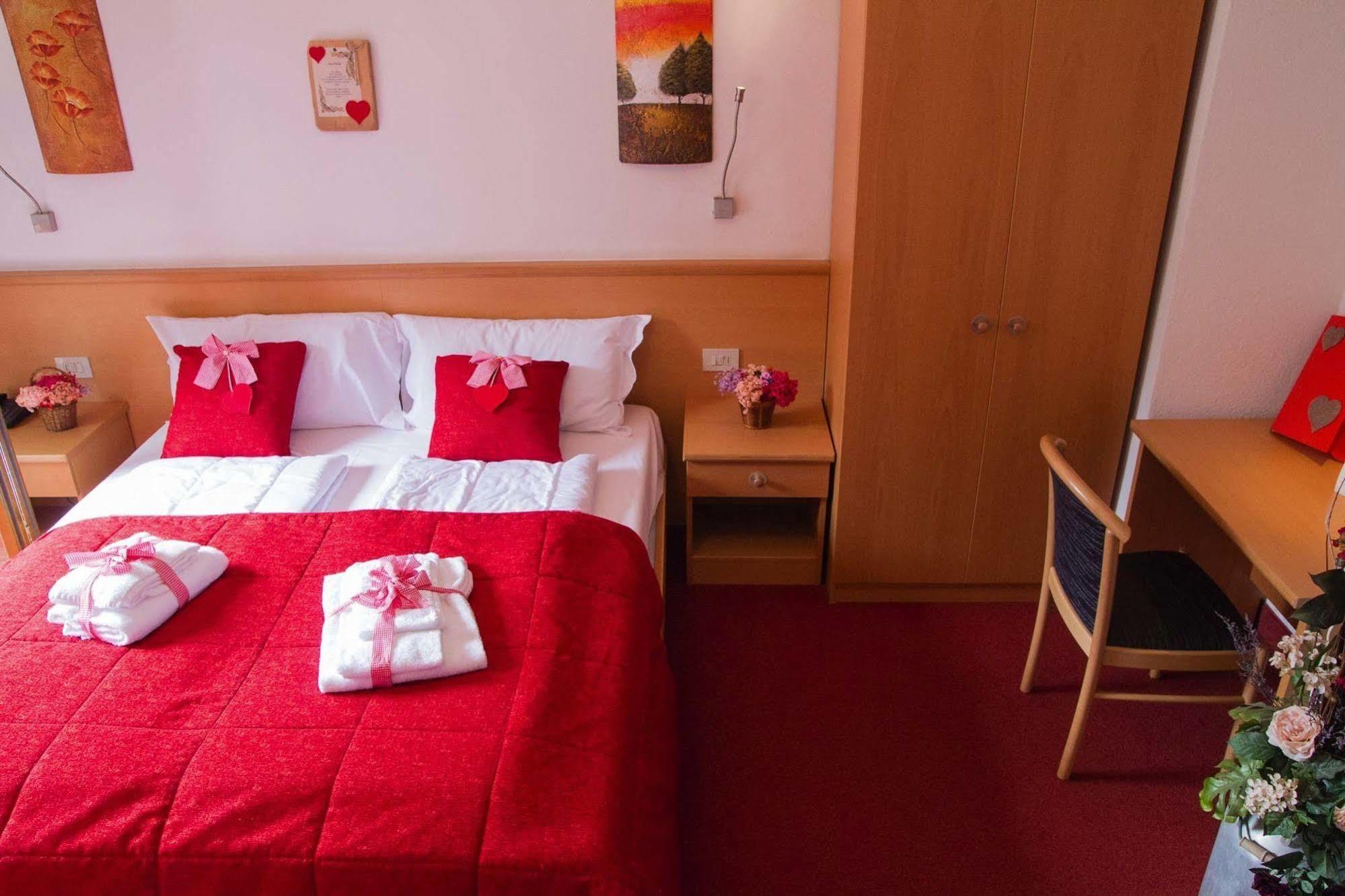 GH Hotel Piaz Pozza di Fassa Esterno foto
